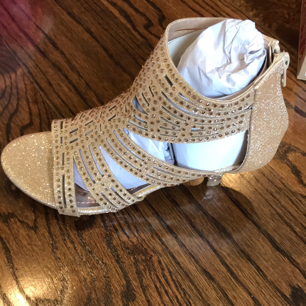 Girls Dress Shoes!